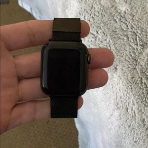 Series 5 Apple Watch Nike + Charger